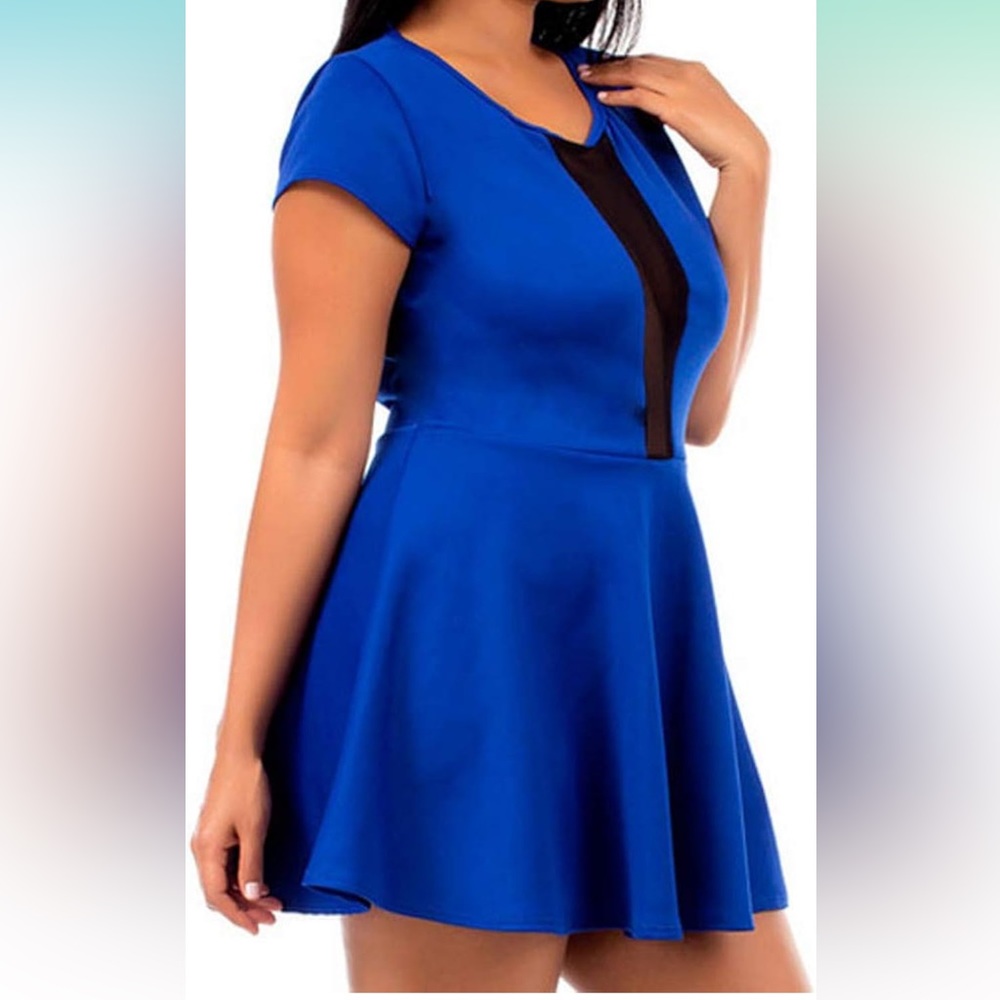 Peek A Boo front dress - Picture 2 of 3